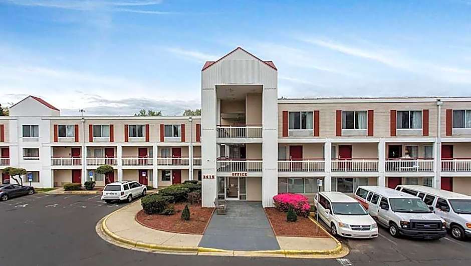 Studios & Suites 4 Less Charlotte