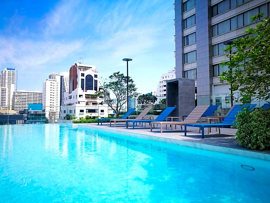 The Quart Ruamrudee by UHG