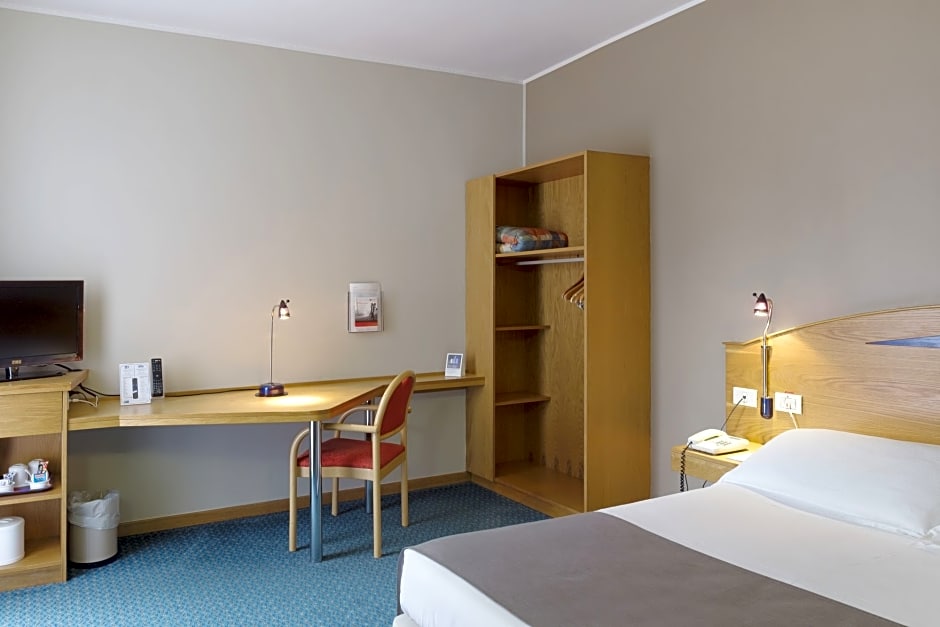 City Hotel & Suites Foligno