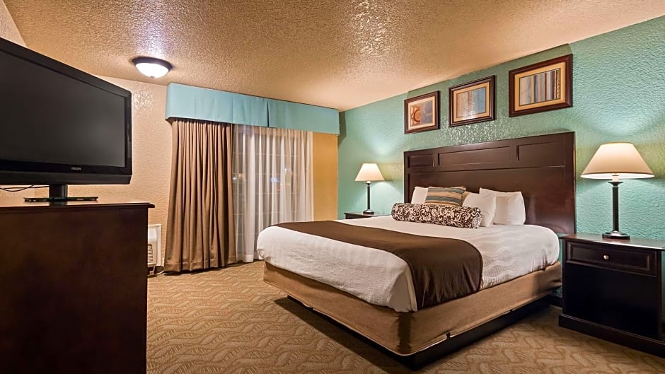 Best Western Plus Bayshore Inn