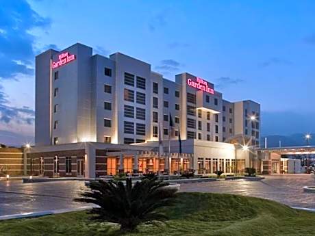 1 King 2 Queen 2 Bedroom Suite