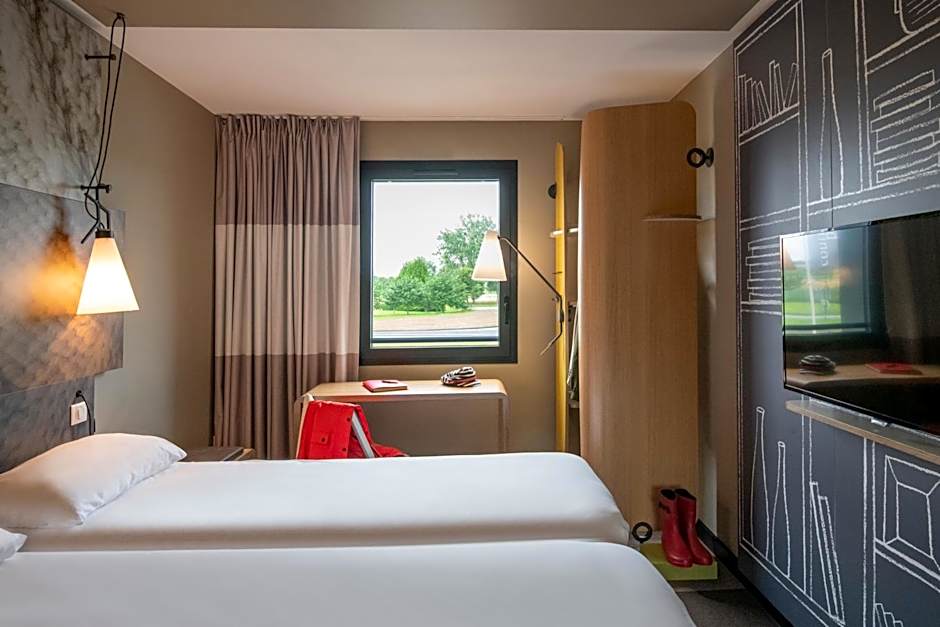 ibis Pontorson Baie Du Mont Saint Michel