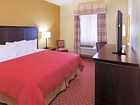 King Room with Roll-In Shower - Disability Access