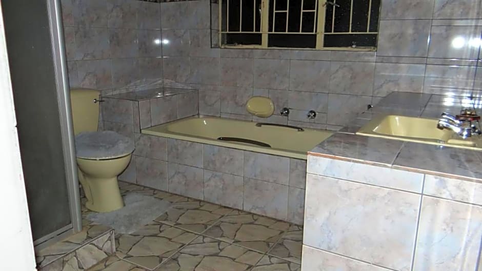 Warmbaths Thai Spa and Guest House