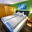 Wohlfühlhotel Hubertushof am Arlberg - Ski-In & Ski-Out - Sky Pool