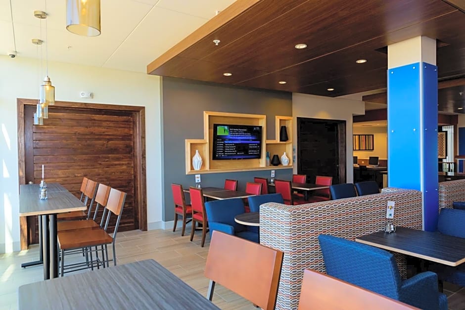 Holiday Inn Express & Suites McKinney - Frisco East, an IHG Hotel