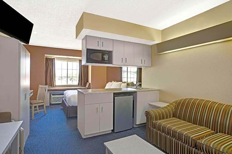Microtel Inn & Suites By Wyndham Houston