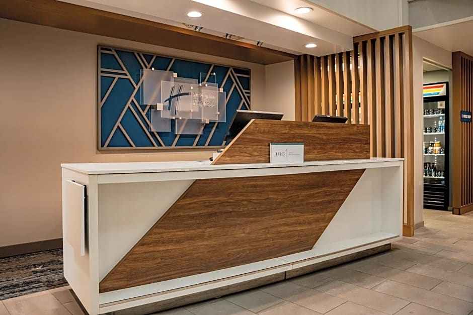 Holiday Inn Express Hotel & Suites West Chester By IHG