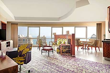 West Bay, Suite, 1 King, Sea View