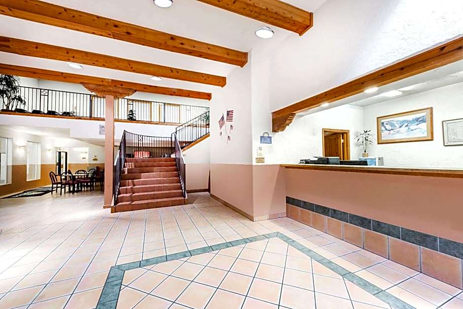 Days Inn & Suites by Wyndham Lordsburg