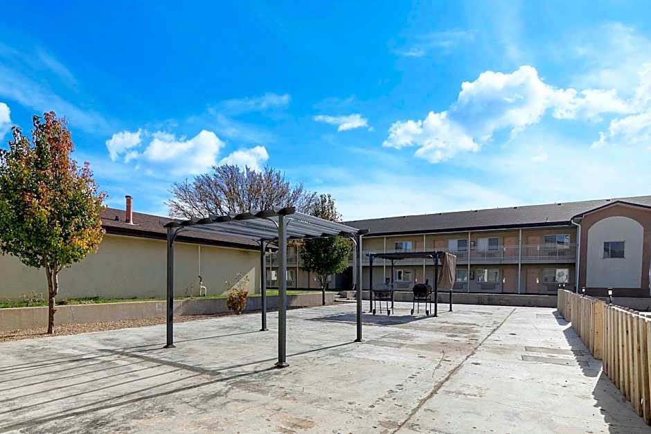 Colby Inn and Suites