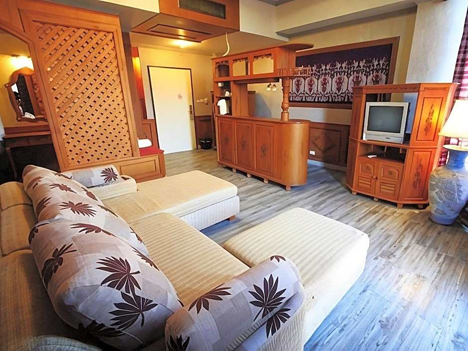 Thepnakorn Hotel