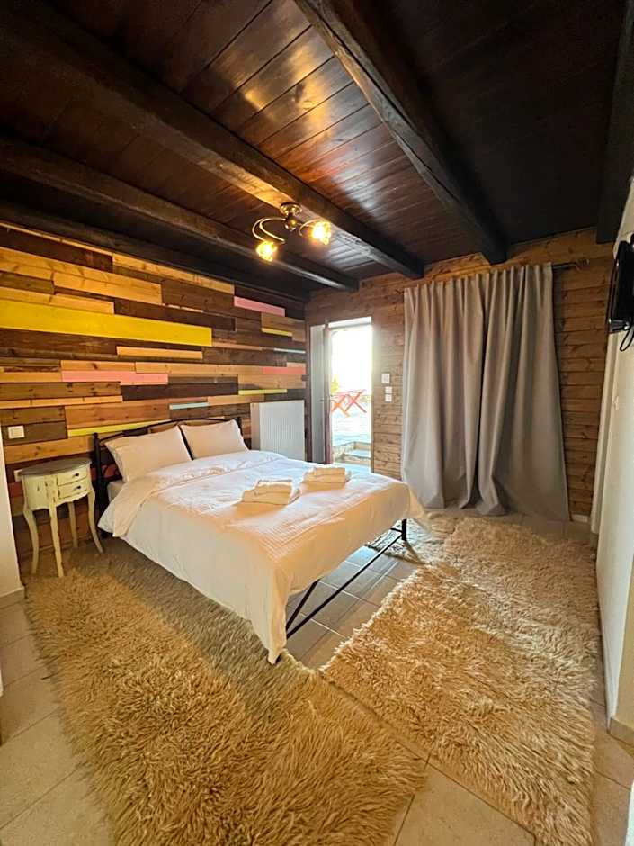 Ikojenia Traditional Lodge