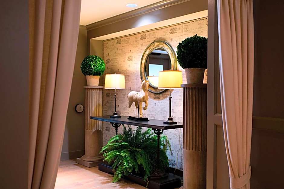 Ambassador Hotel Oklahoma City, Autograph Collection by Marriott