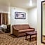 Cobblestone Hotel & Suites - Hutchinson