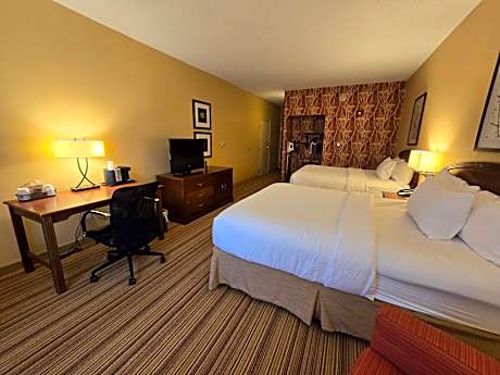 Queen Room with Two Queen Beds - Accessible