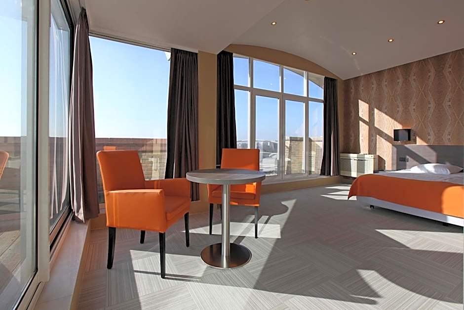 Photo 1 of 9 of Penthouse Suite