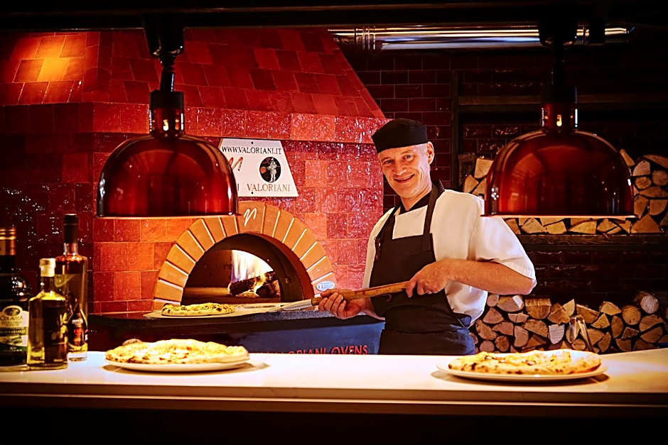 Westport Plaza Hotel, Spa & Leisure