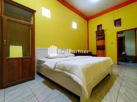 Hotel Hing Amimah near Bau Bau Port RedPartner