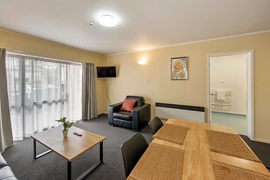 Fenton Court Motel