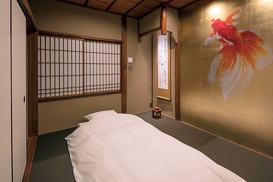 Hikoso-machi Kin no Ma