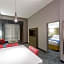 Holiday Inn Express & Suites Riverport Richmond By IHG