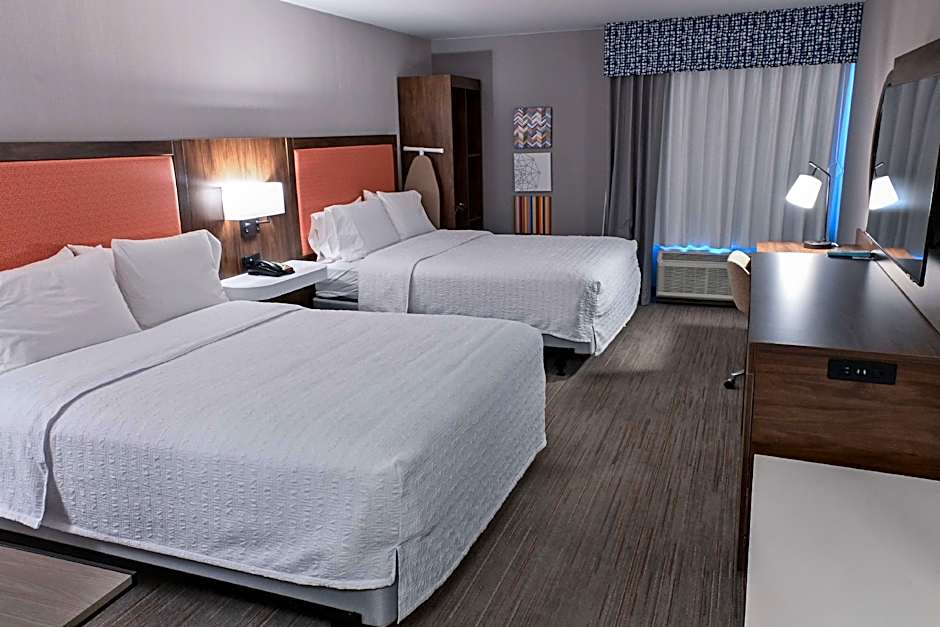 Photo 1 of 7 of 2 Double Beds, Mobility Accessible, Bathtub