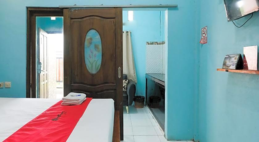 RedDoorz near Mojokerto Train Station
