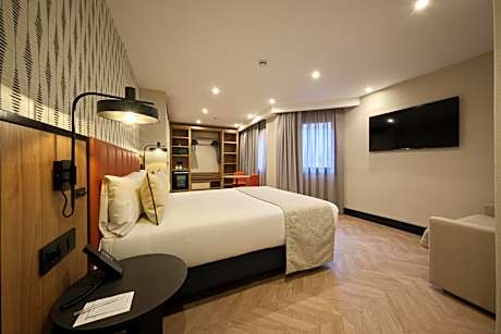 Superior Family Room