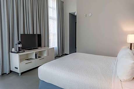 King Room - Mobility Access/Non-Smoking
