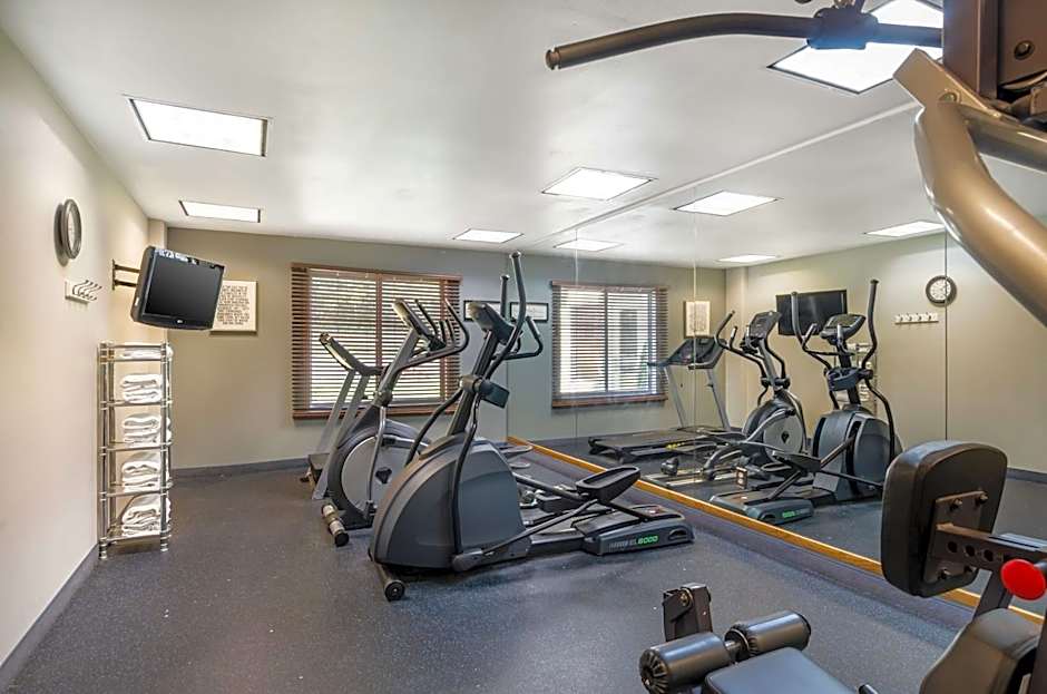 Best Western Plus Waynesboro Inn & Suites Conference Center