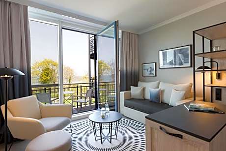 Renovated Deluxe Double Room with Balcony