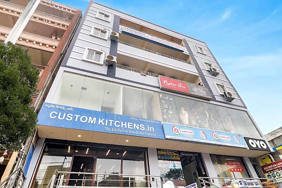 Collection O Hotel SBR Kondapur Near RTO office