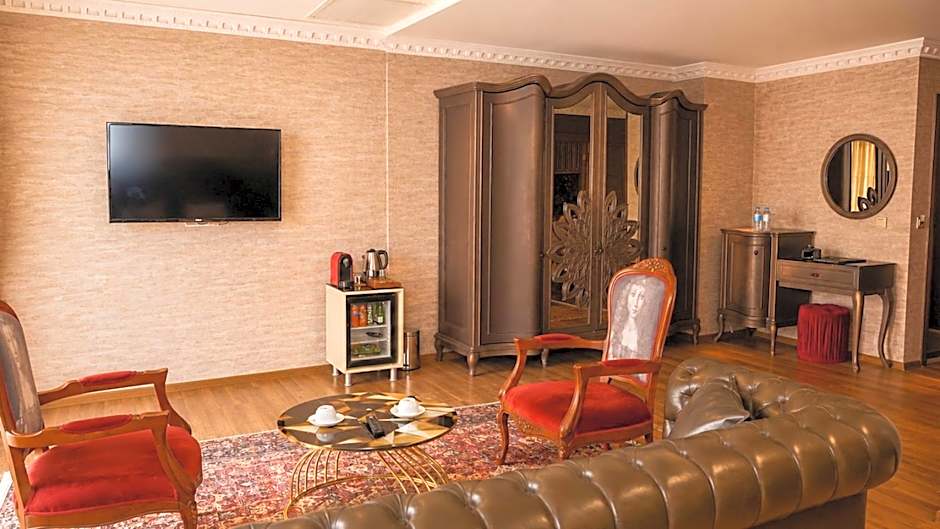 Elite World Nest Van