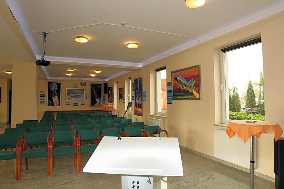 Hotel Kosmonauty Wrocław-Airport