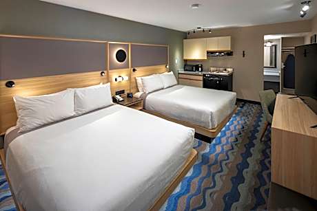 Two Queen Kitchetette Room