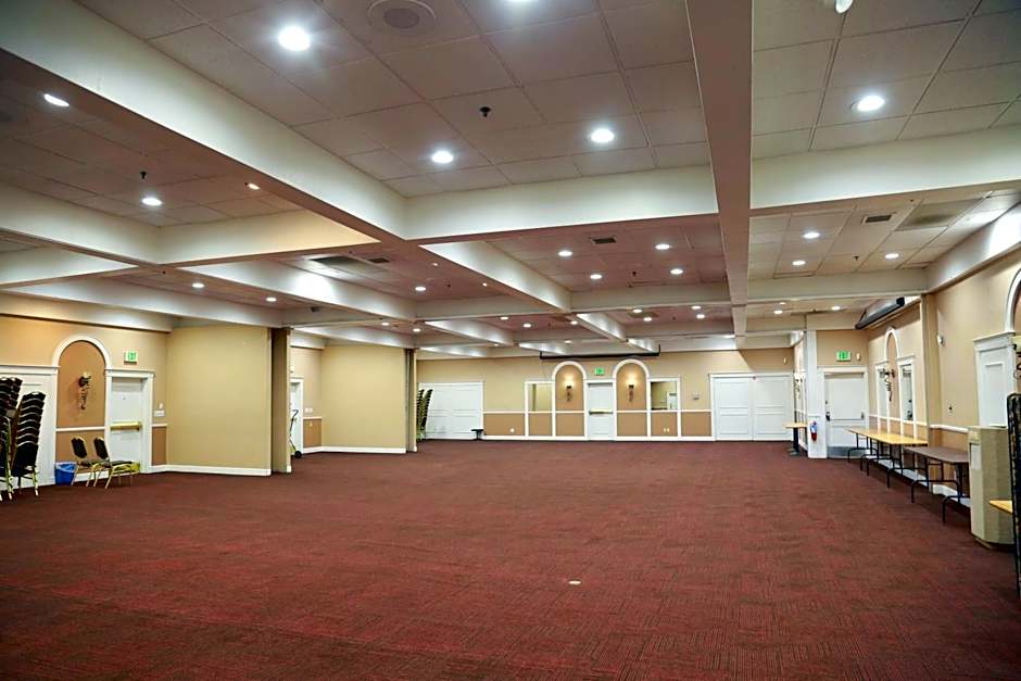 Ramada by Wyndham Fresno North