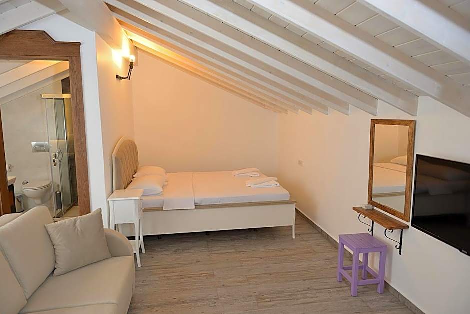 Brothers Cesme Boutique Hotel