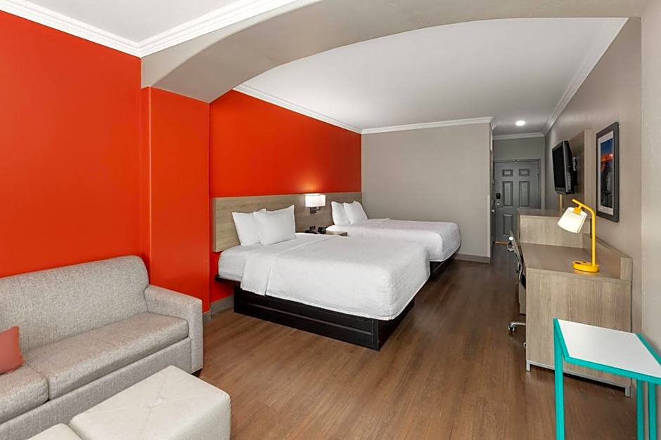 La Quinta Inn & Suites by Wyndham Oklahoma City - Moore