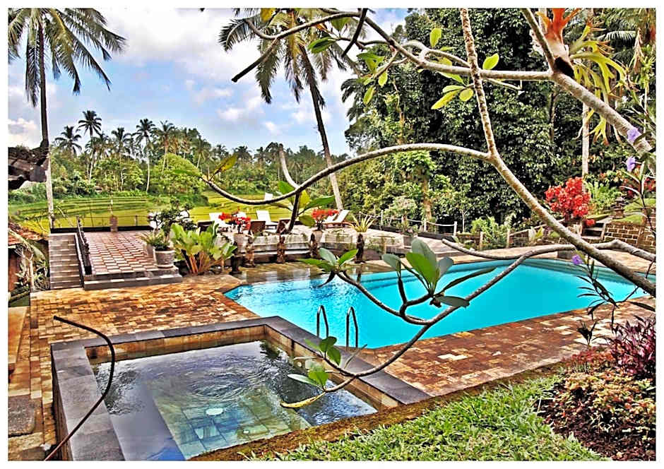 Cempaka Belimbing Villa
