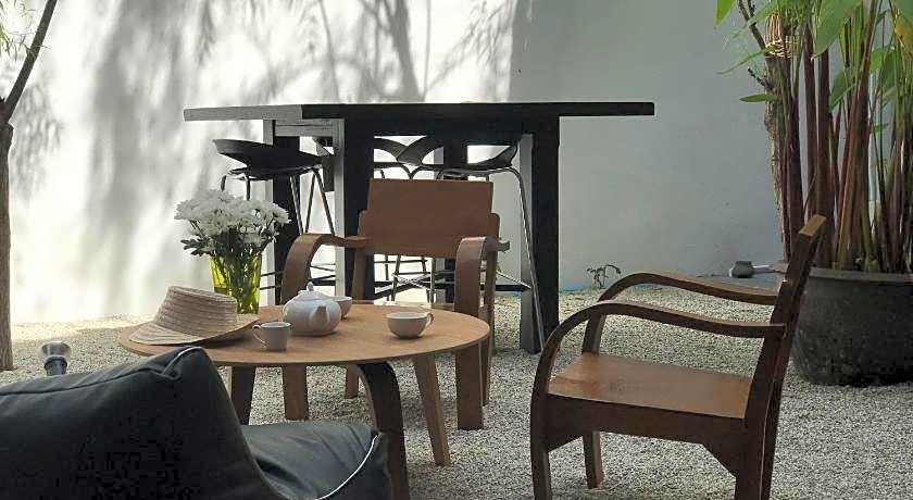 Yu Cafe Hostel