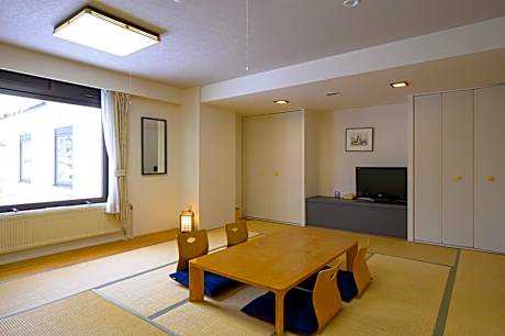 Japanese-Style Room