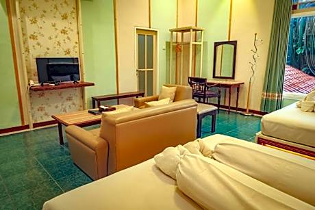 Deluxe Queen Room with Two Queen Beds