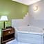 Days Inn & Suites by Wyndham Madison Heights MI