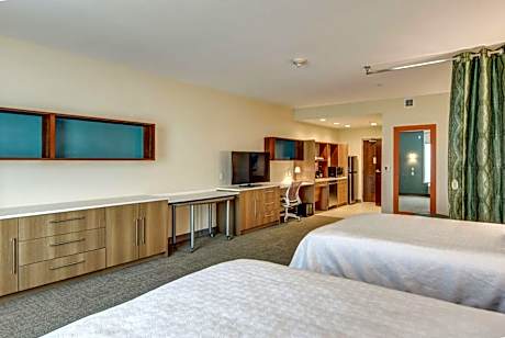 Queen Studio with Two Queen Beds - Mobility Access/Non-Smoking