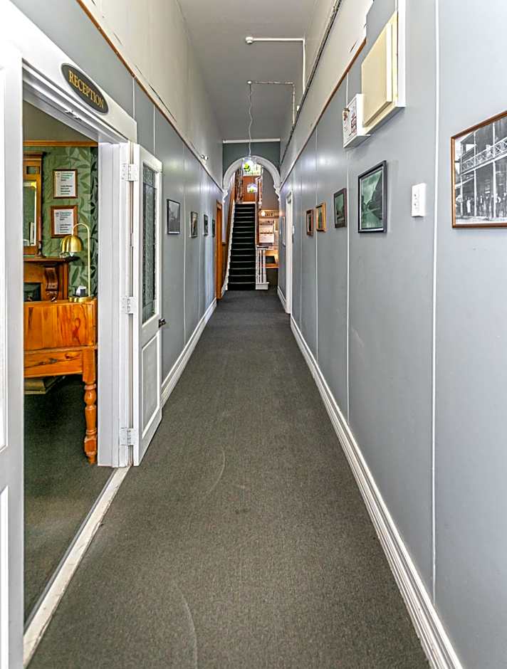 Lady Bowen Bed & Breakfast