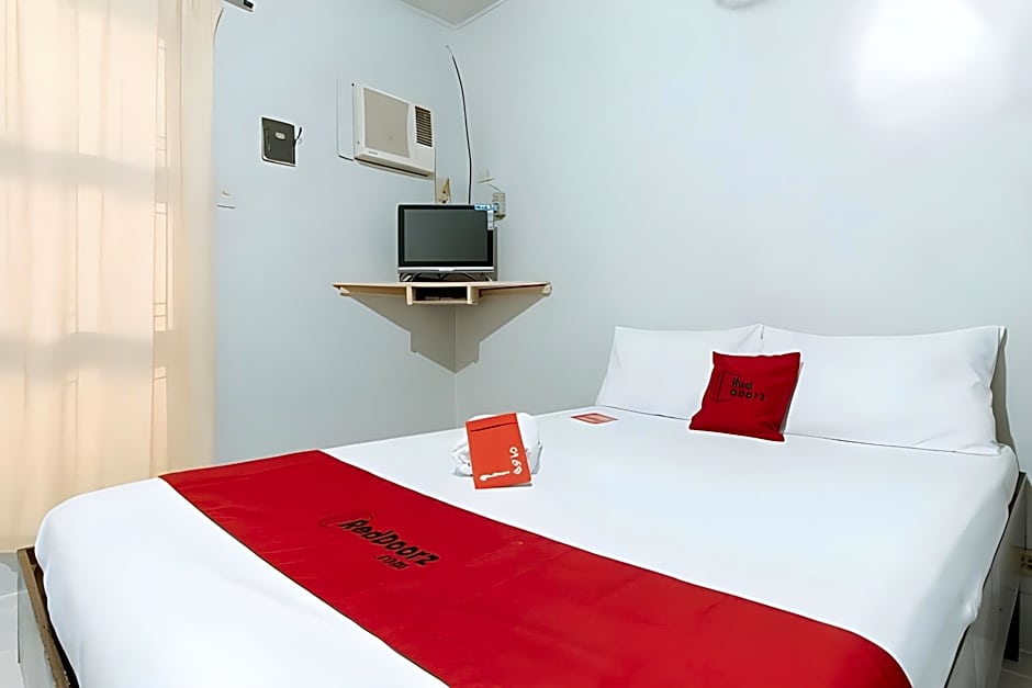 RedDoorz @ The V'Jour Hotel Angeles