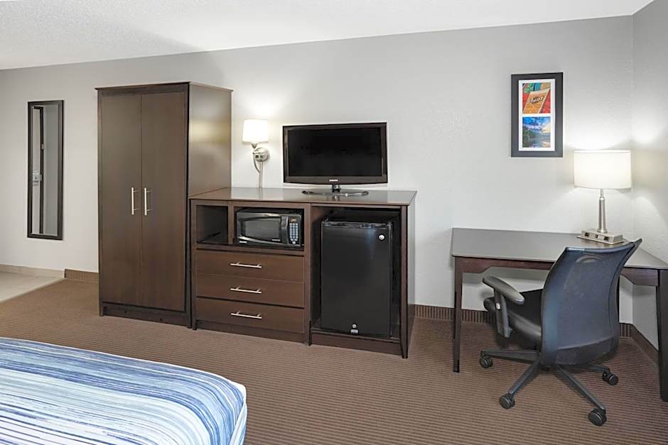 AmericInn by Wyndham Plover Stevens Point