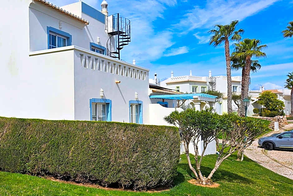 Quinta da Floresta – Santo António Villas, Golf & Spa