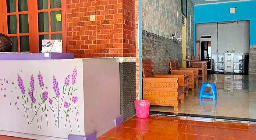 Hotel Keluarga Mekar Jaya Syariah Near UNS Solo